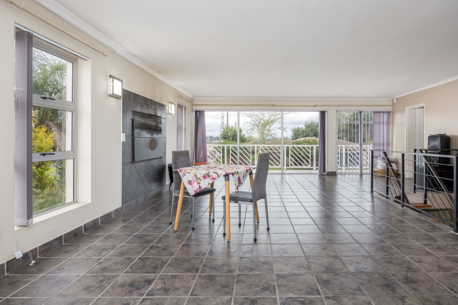 5 Bedroom Property for Sale in Rouxville Western Cape